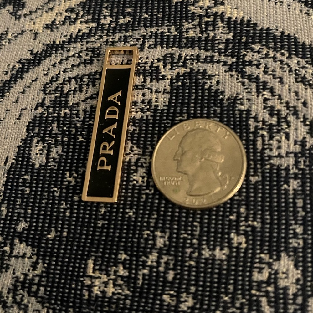 PRADA Zipper Tab - Picture 3 of 7